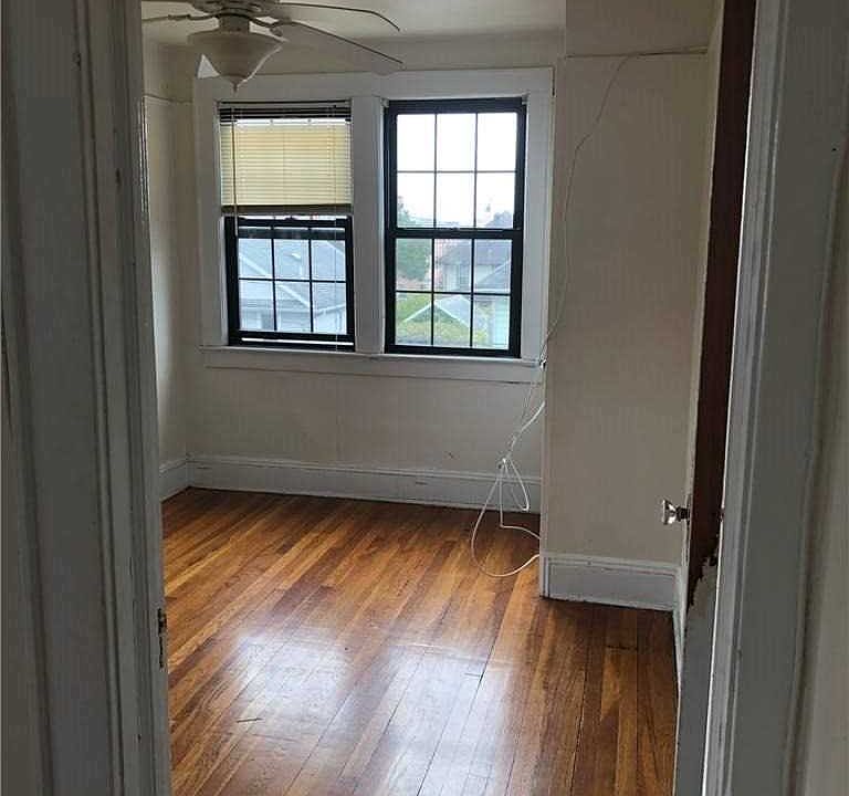 1st image of 162 Grant Ave