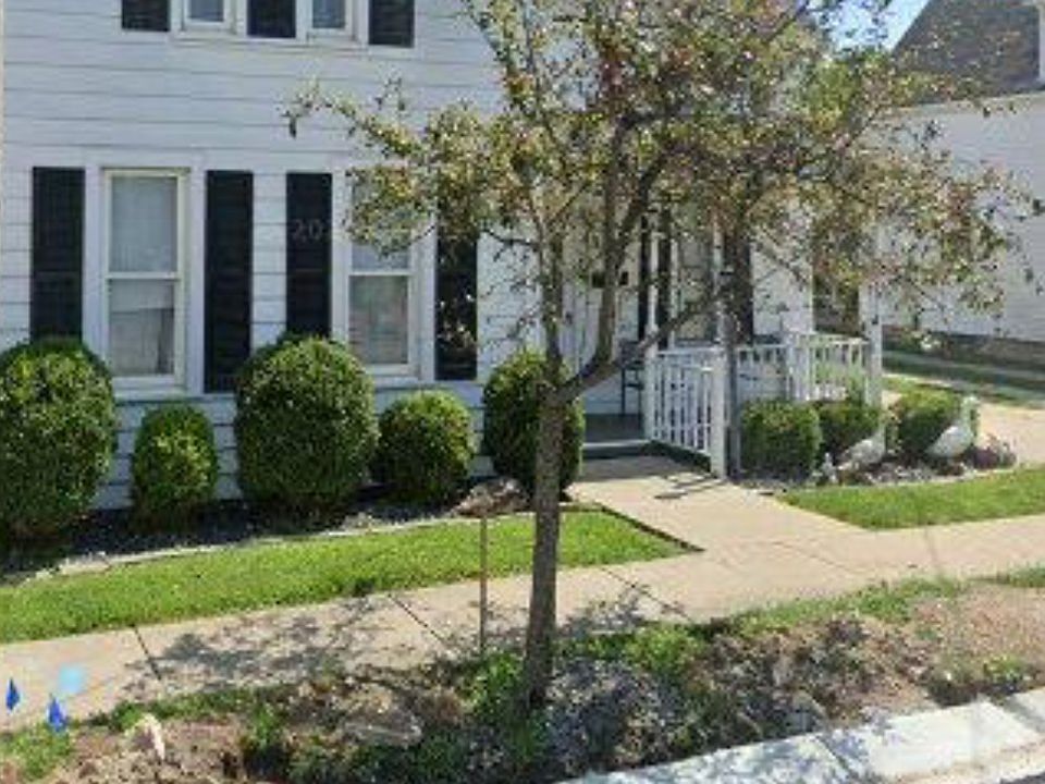 2nd image of 300 N Walnut St