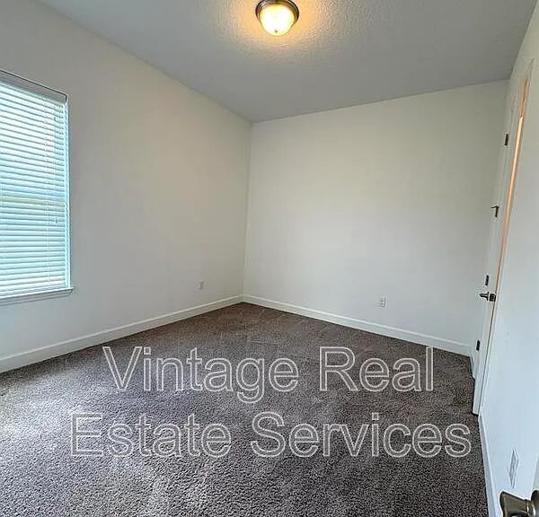 4645 Butler National Dr — Photo 10