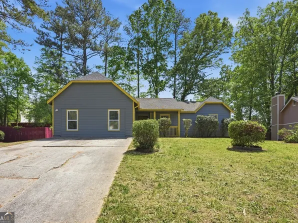 5420 Forest Downs Cir, College Park, GA 30349