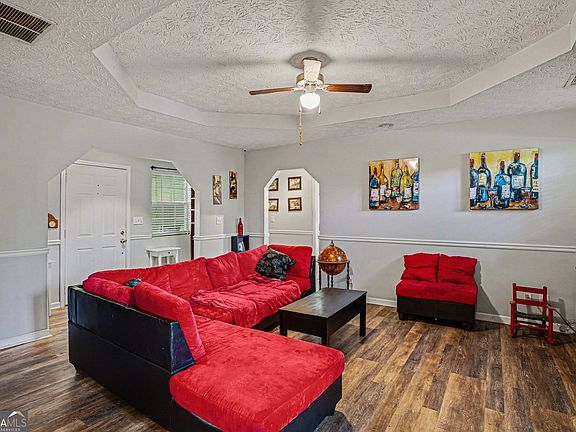 5th image of 490 Forest Rd