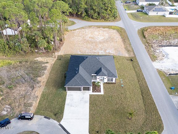 2nd image of 1781 Nandina Ct NW