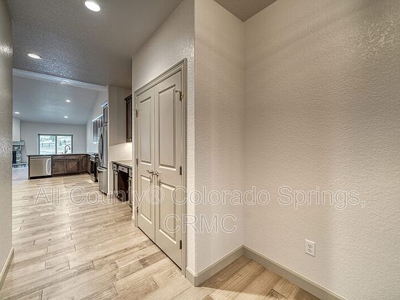 4th image of 542 Brecken Ct #11B