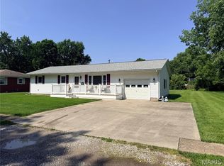 526 Harrington St, Carlinville, IL 62626