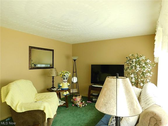 4th image of 5645 Breezehill Rd SW