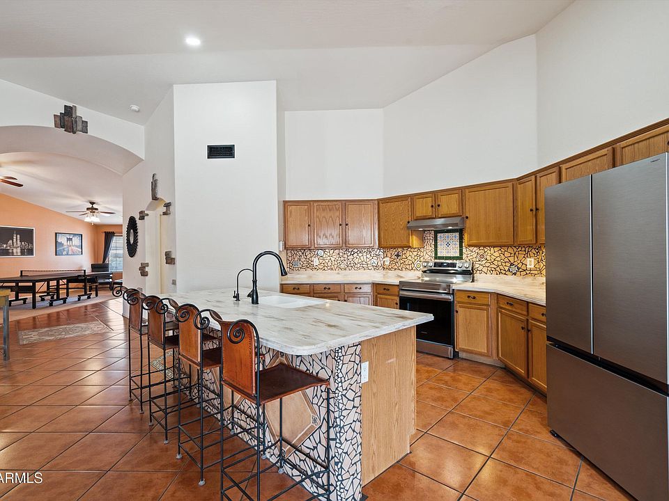 1st image of 566 W COBBLESTONE Court