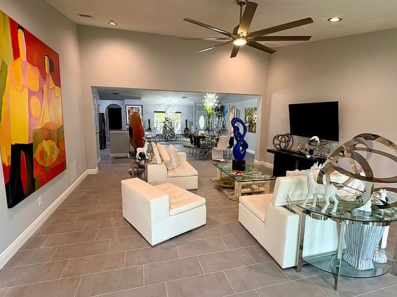 3rd image of 2450 SW Cameo Blvd