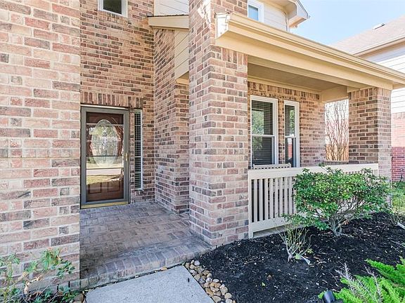 3rd image of 1810 Winding Hollow Dr