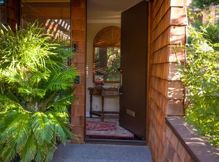 114 Ravenhill Rd, Orinda, CA 94563