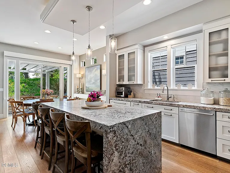 520 E Mission Dr — Photo 4