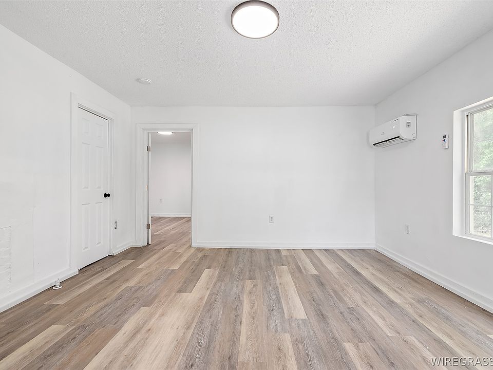 7th image of 410 S College St
