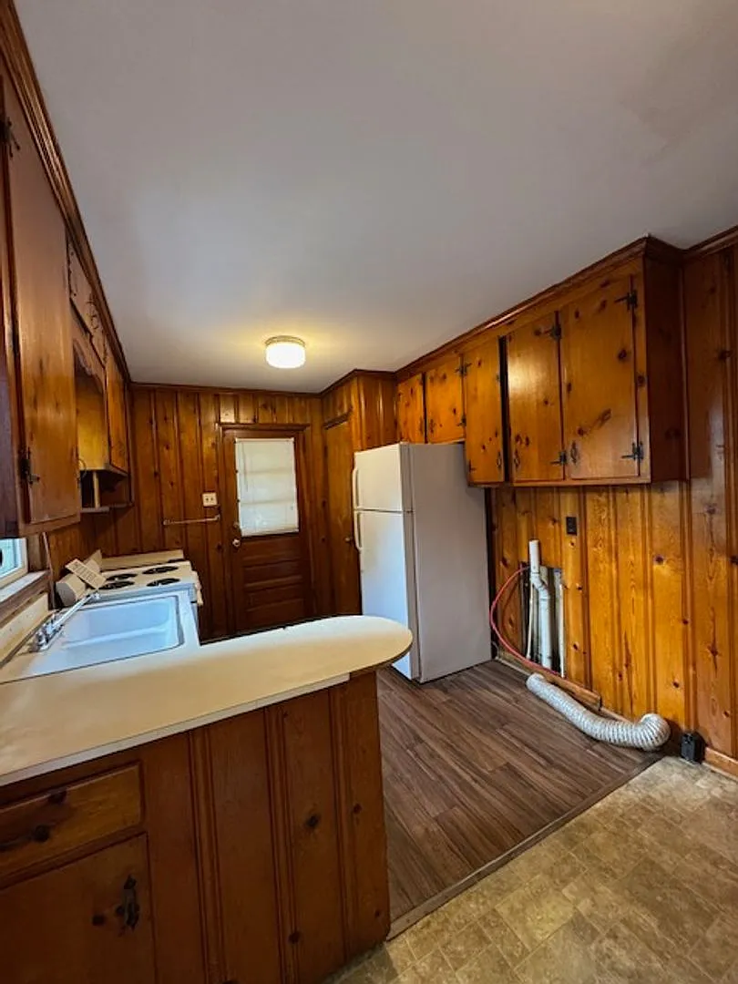 906 N. Audubon Avenue — Photo 4