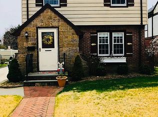 74 Howard Pl, Oceanside, NY 11572