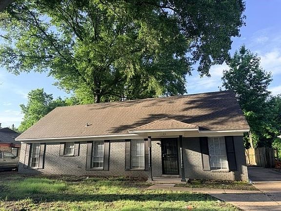 2nd image of 1733 Gowan Dr