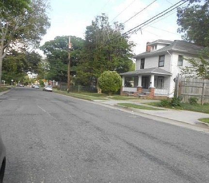 2nd image of 2405 Oakland Ave
