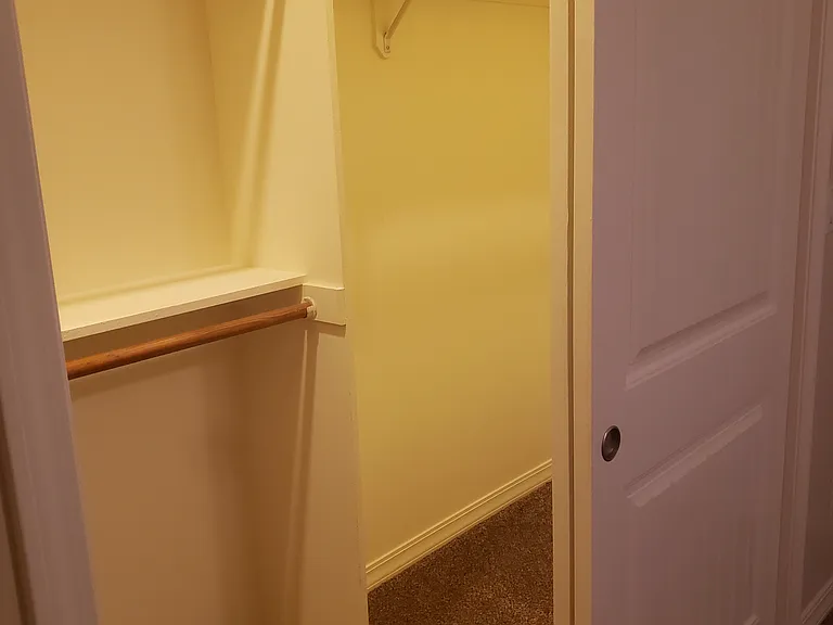 619 Hummel Village Ct #622B — Photo 3