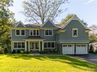 30 Silver Birch Dr, New Rochelle, NY 10804