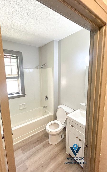 1st image of 926 Asylum Ave