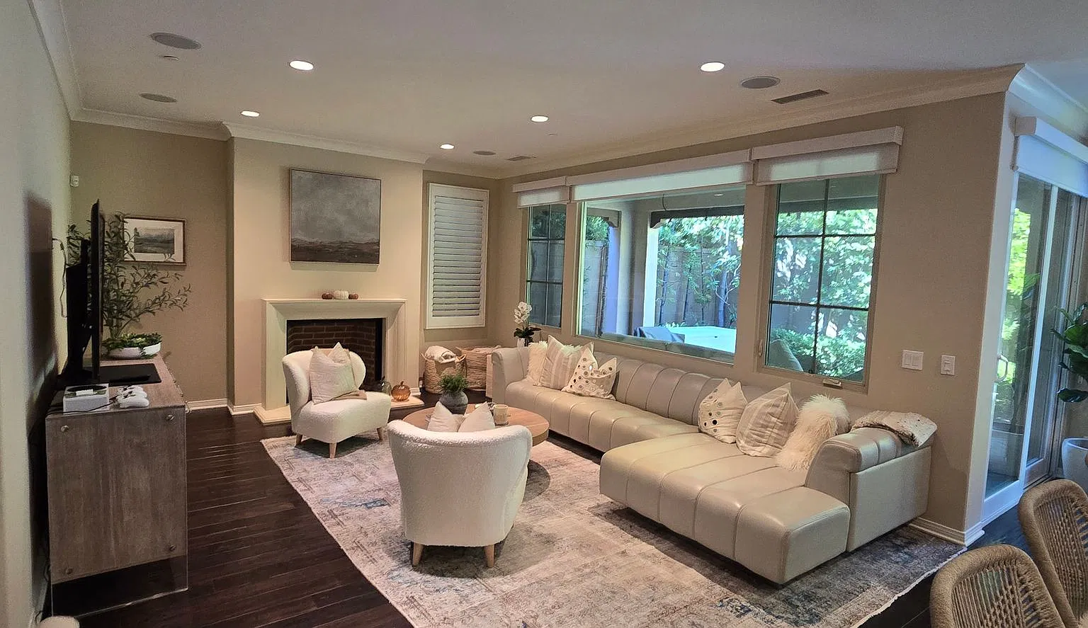 Sneak Peak Preview! - Elegant Irvine Home In Gated Laguna Altura With Designer Kitchen Available ... — Photo 2
