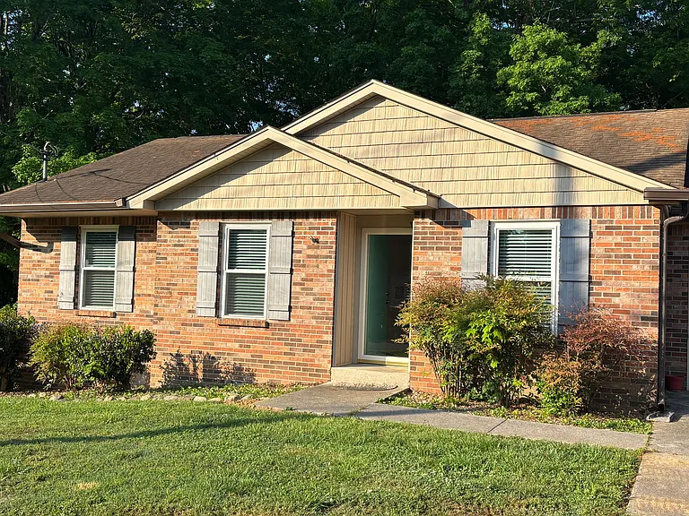 1620 Buttercup Cir — Photo 5