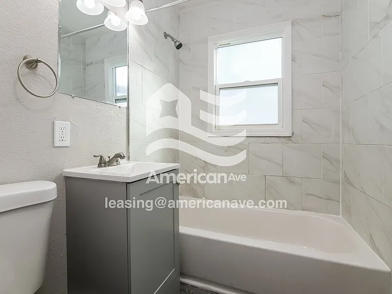 756661_010_wm_-_main_bathroom_13593267.jpg