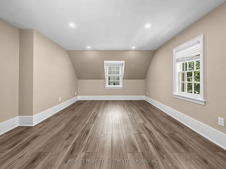 107 Kent St #UPPER — Photo 10