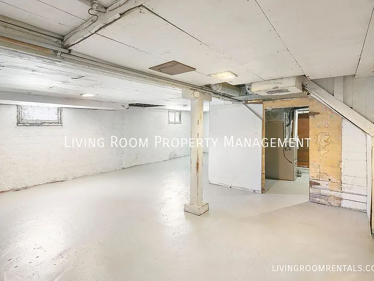 4137 NE 8th Ave — Photo 14