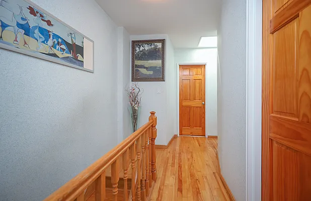 Sold by Momentum Real Estate LLC | media 14