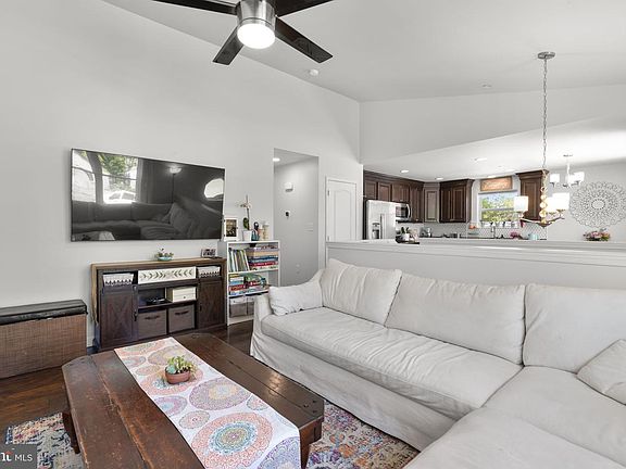 4th image of 465 Carvel Beach Rd