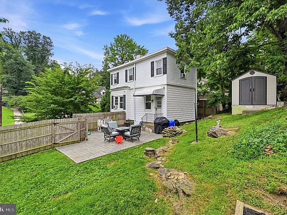 3rd image of 574 Mill Rd