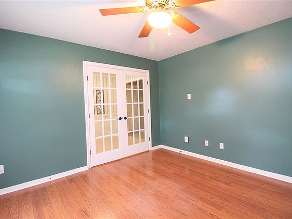 5th image of 1920 Willow Lake Dr
