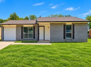2413 Navasota Cir, Fort Worth, TX 76131