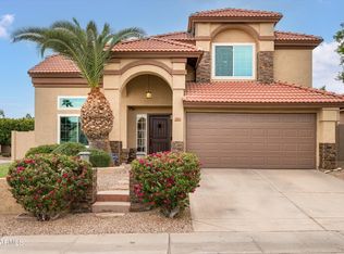 3247 E Silverwood Dr, Phoenix, AZ 85048