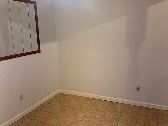 5th image of 12119 Woolford Dr