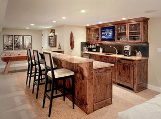 2809 W 97th Ter, Leawood, KS 66206