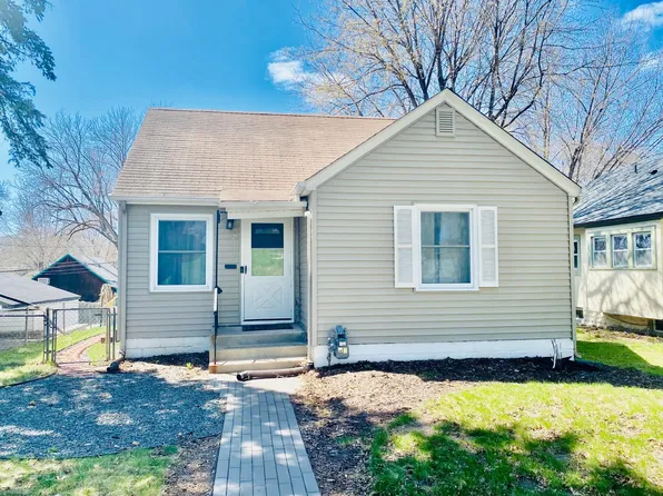 2939 Chowen Ave N, Robbinsdale, MN 55422