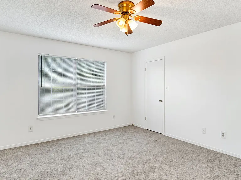 601 E Burgess Rd #K11 — Photo 16