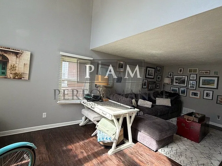 4730 5th Ave — Photo 5
