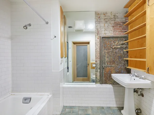 285 Lafayette Street image 8 of 11