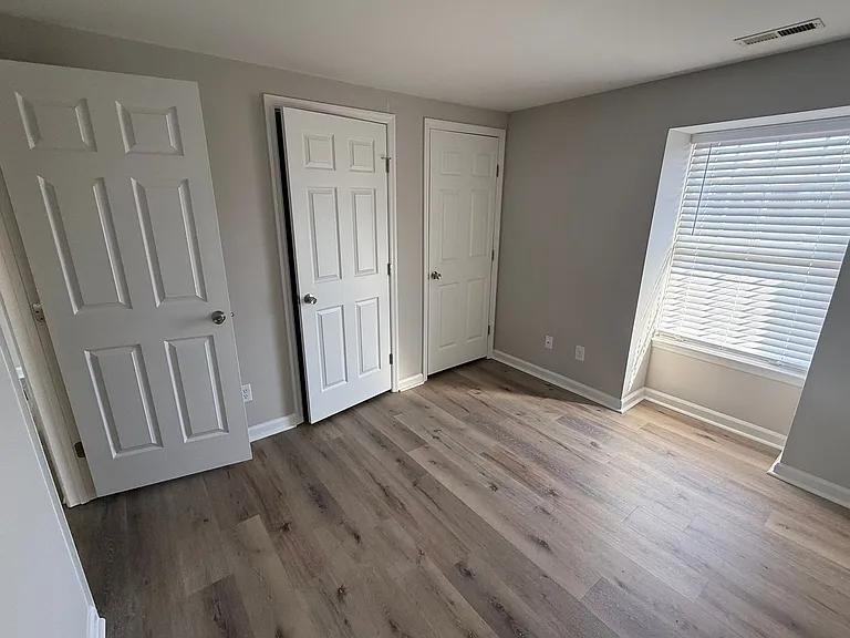 1604 Arlyn Cir #J — Photo 14