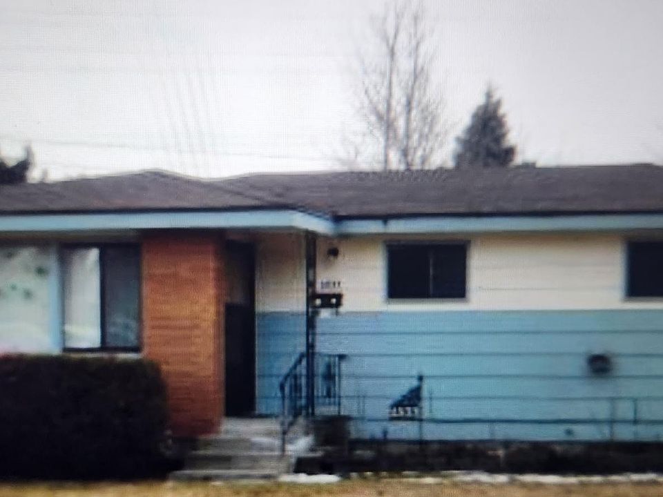 1st image of 2388 W Rosewood Ave