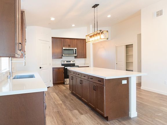 4th image of 505 Vera Ave