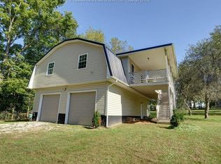 1031A Mount Vernon Rd, Hurricane, WV 25526