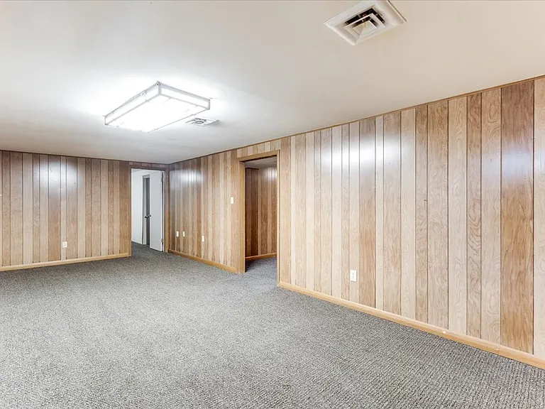 554 S Circle Dr — Photo 12