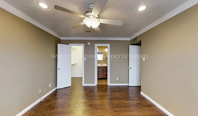 10239 Catalpa Rd — Photo 10