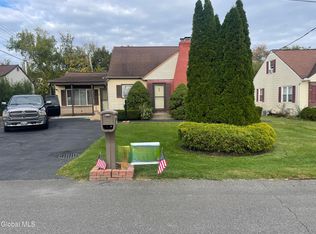 31 St George Place, Colonie, NY 12304