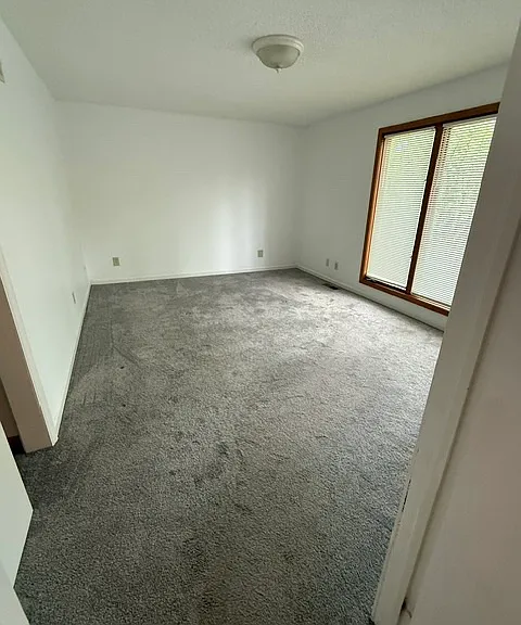 12240 N Saint Joseph Ave — Photo 10