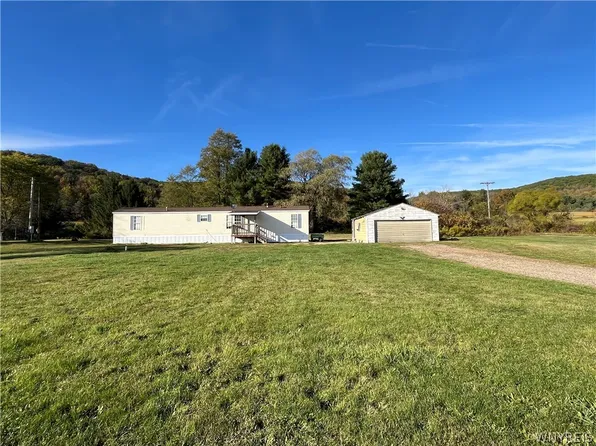 5746 Humphrey Rd, Great Valley, NY 14741