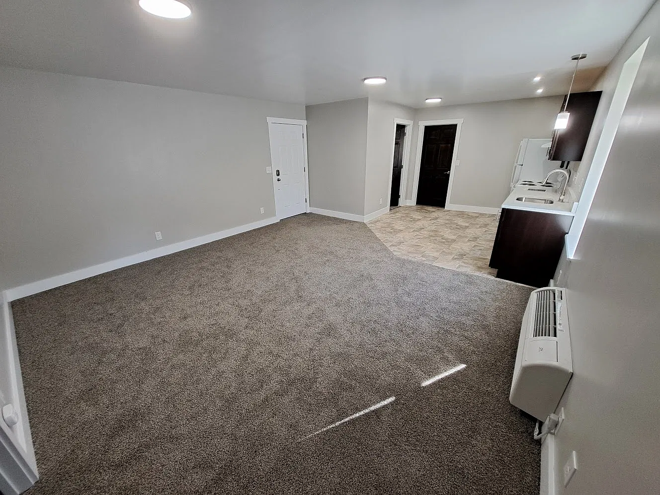 2 bed, 800 sqft, $1,800 — Photo 2