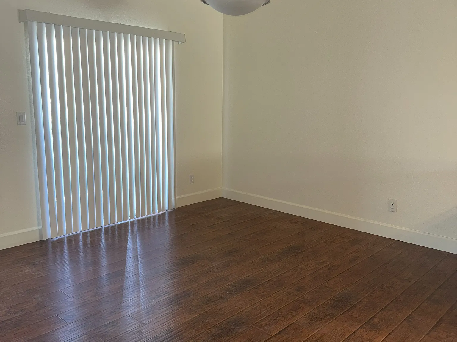 2 bed, 2.5 bath, 1400 sqft, $3,100 — Photo 3